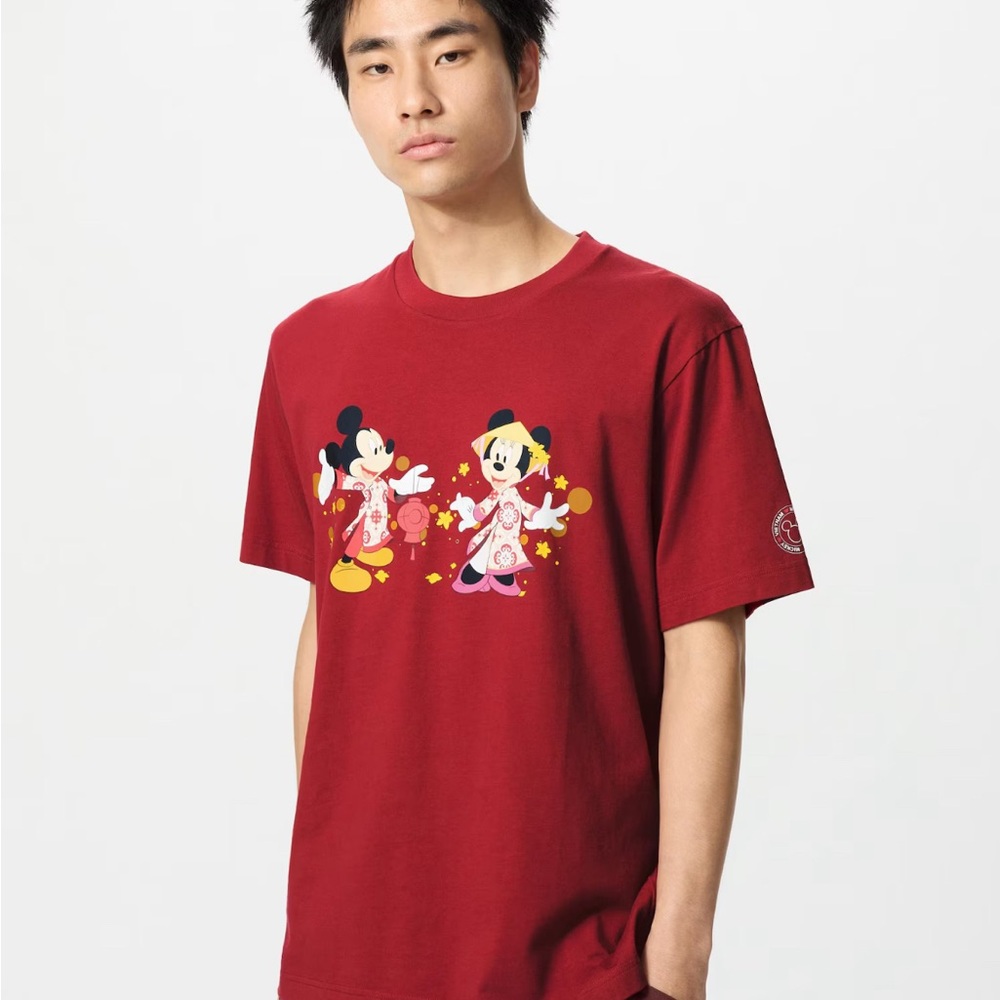 Exclusive Uniqlo Disney Mickey & Minnie Mouse Lunar New Year Tet Red Shirt HTF